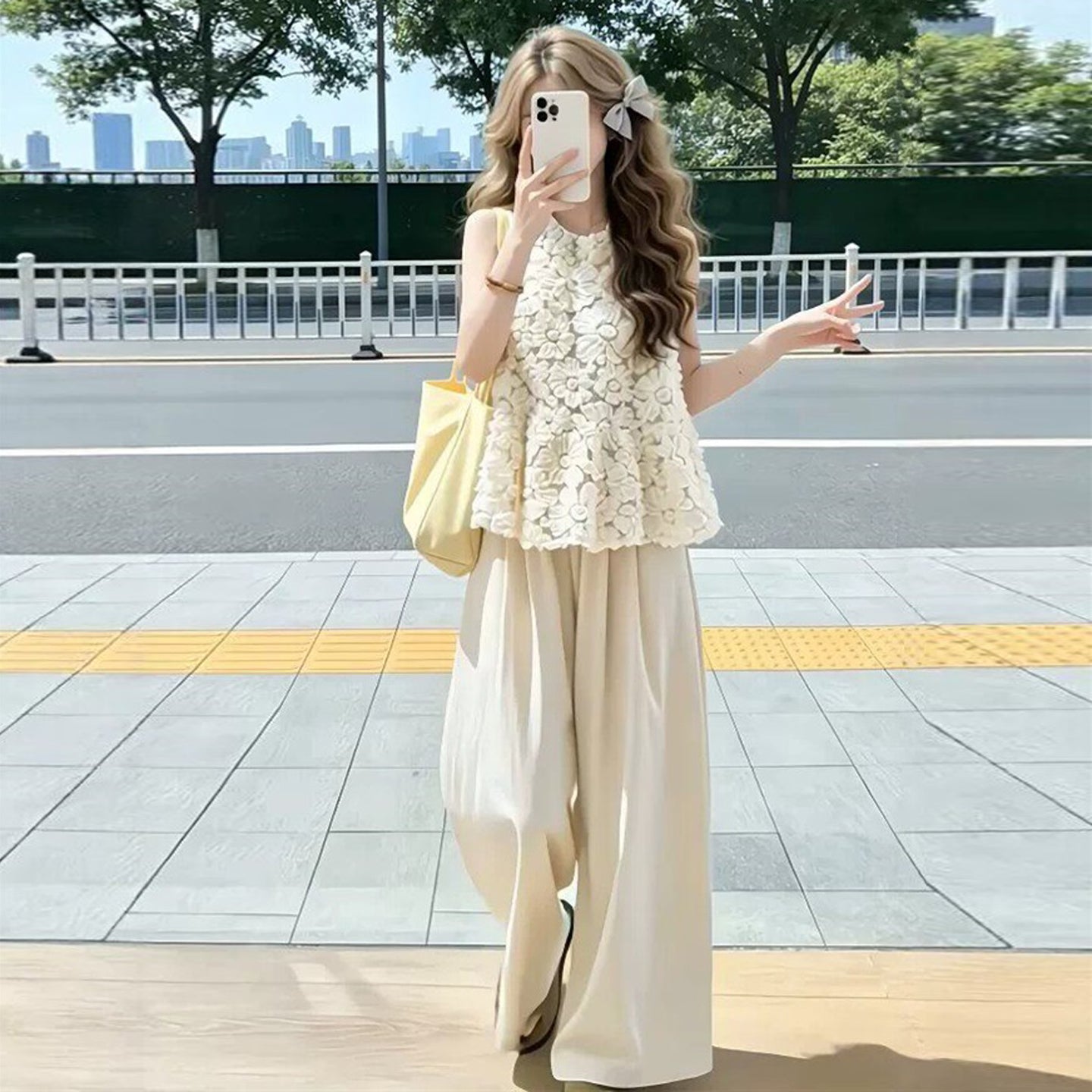 セットアップ花柄レースノースリーブトップス+ハイウエストワイドパンツ 韓国風 きれいめ オフホワイトコーデ 通勤 デート