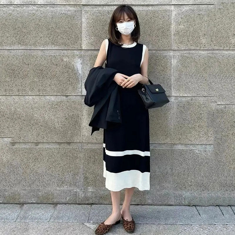 配色切替ノースリーブニットワンピースシンプルコーデ – Alexis Reese