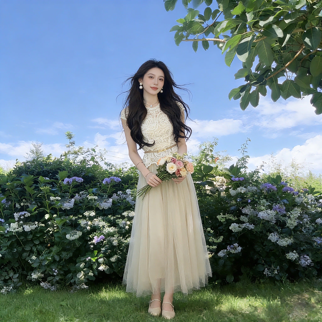 【セットアップ】レースノースリーブトップス × チュールスカート エレガント 大人可愛い 結婚式 / デート対応（ベルト付き）