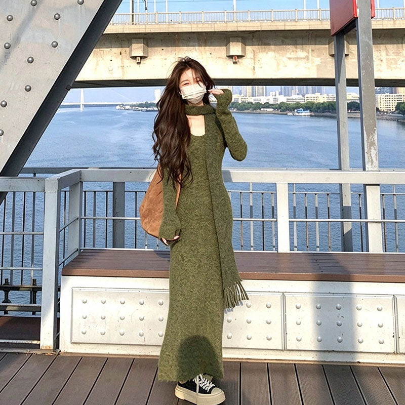 マフラー付き フレアスリーブ ニットワンピース ロング丈ワンピース