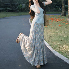 画像をギャラリービューアに読み込む, レーストリム ノースリーブトップス + 花柄マーメイドスカート セットアップ
