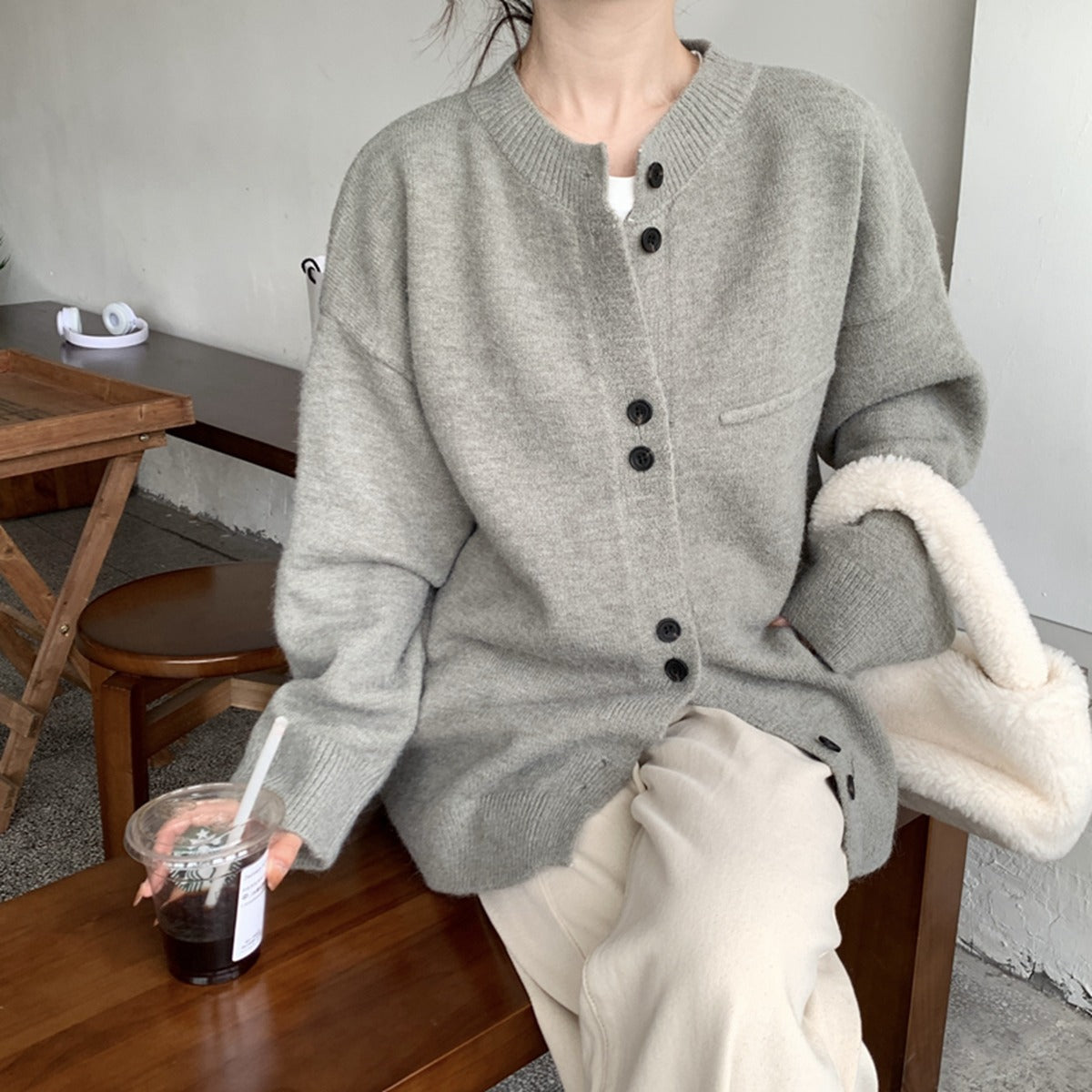 シンプルコーデしやすい無地ニットカーディガンアウタートップス
