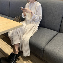 画像をギャラリービューアに読み込む, プリーツフレア裾カジュアルワンピース
