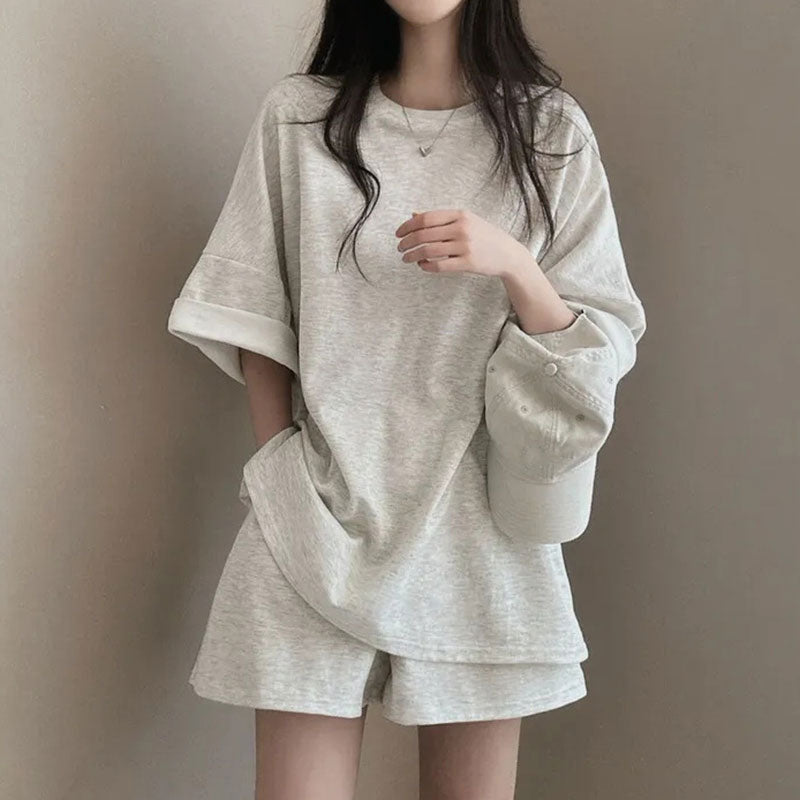 シンプルコーデTシャツ＆ショートパンツセットアップ