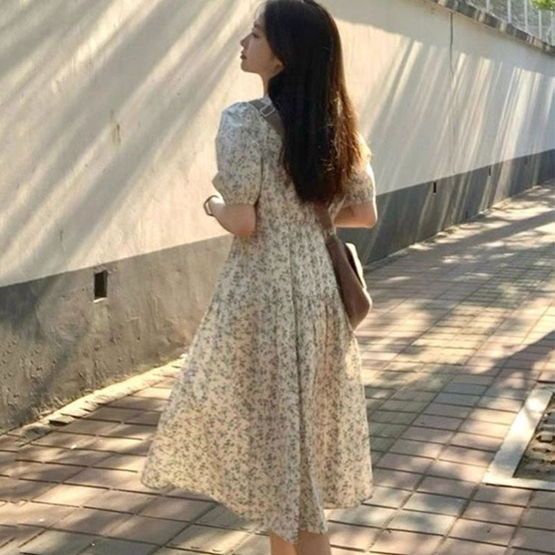 花柄パフスリーブデートワンピース