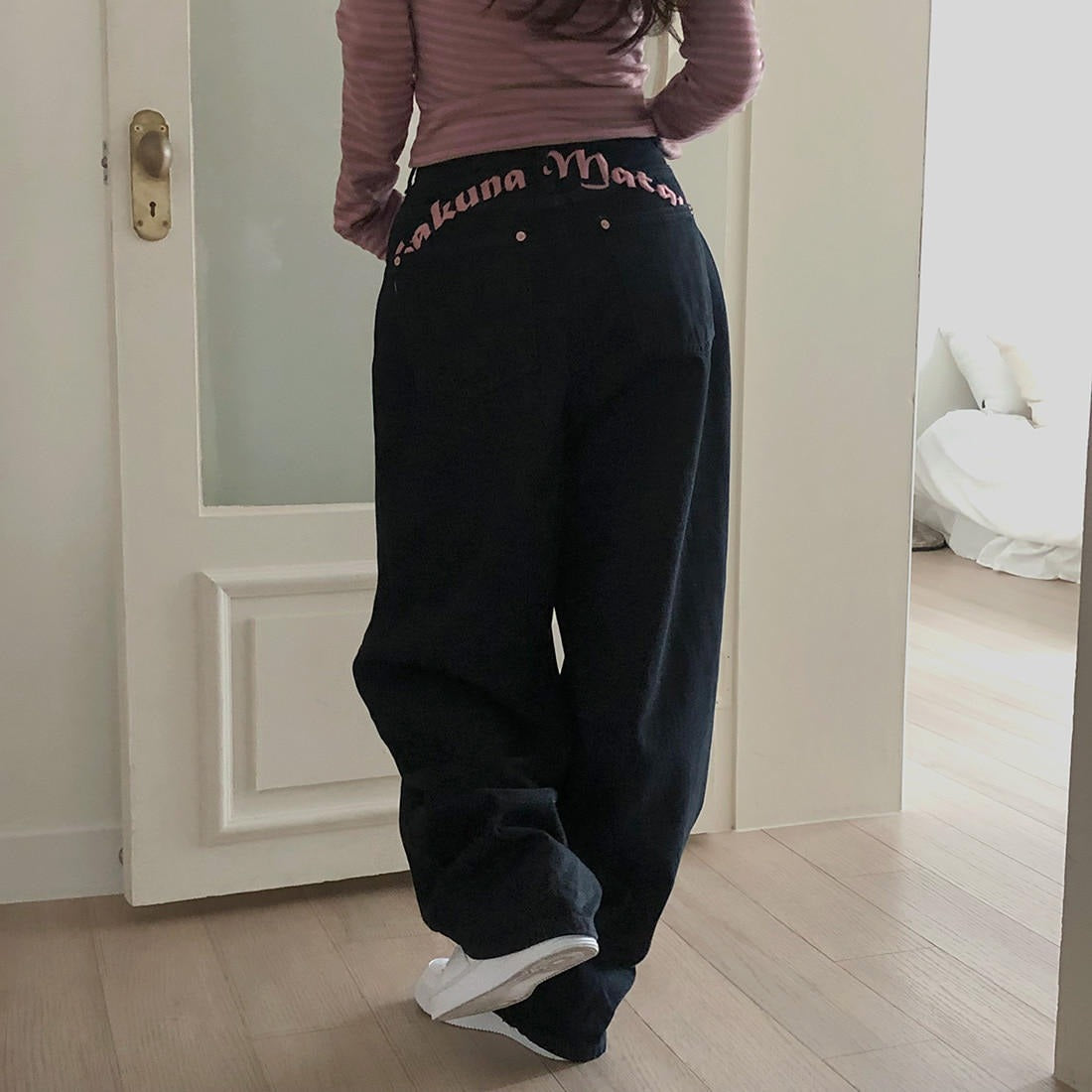 ワイドデニムパンツ ハイウエスト 後ろ刺繍  ルーズシルエット体型カバー ロングパンツ