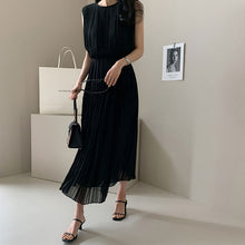 画像をギャラリービューアに読み込む, 黒プリーツワンピースカジュアルワンピース
