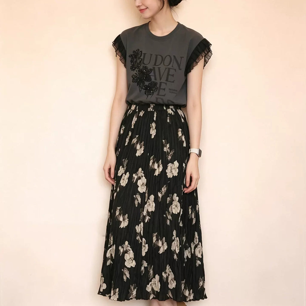 【セットアップ】フリル袖Tシャツ+黒花柄プリーツロングスカート レトロカジュアル日常コーデ