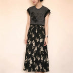 【セットアップ】フリル袖Tシャツ+黒花柄プリーツロングスカート レトロカジュアル日常コーデ