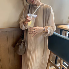 画像をギャラリービューアに読み込む, プリーツフレア裾カジュアルワンピース
