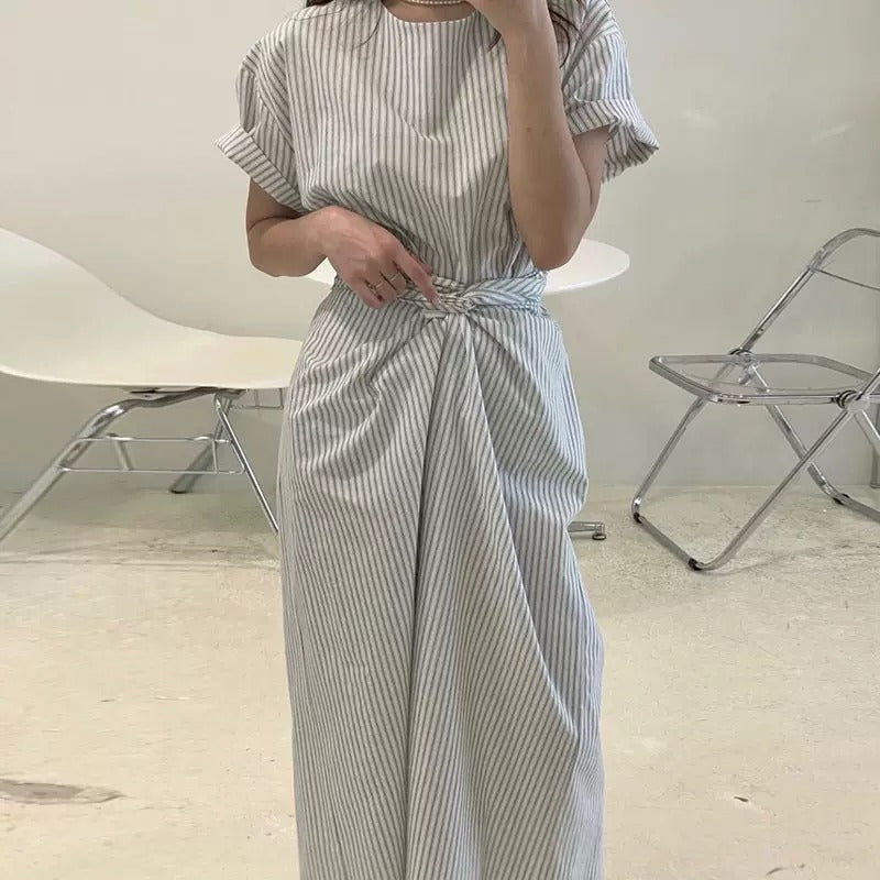 ストライプ柄ギャザーデザインウエスト絞りデートワンピース