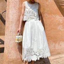 画像をギャラリービューアに読み込む, 刺繍花柄ベストトップス＆Aラインスカートセットアップ
