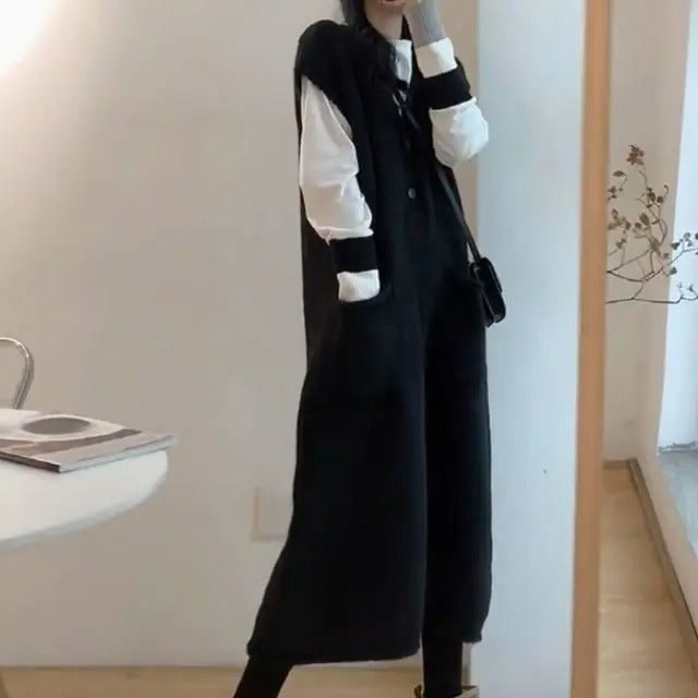 カジュアルニットベストワンピースリゾートコーデ（トップスなし）