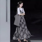 白プリントTシャツ＆花柄サスベンダーワンピースセットアップ