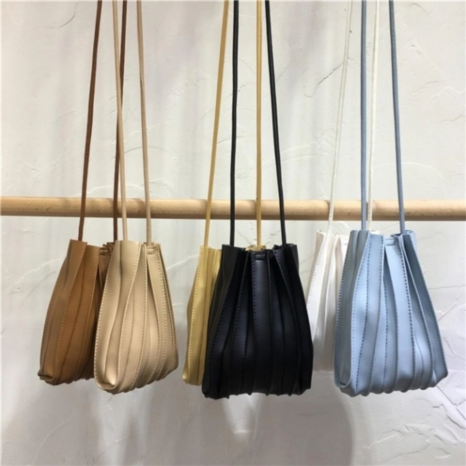 シェルバッグショルダーバッグシンプルコーデ日常バッグ