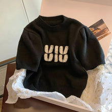 画像をギャラリービューアに読み込む, ビーズ付きアルファペットプリント黒ニットトップス
