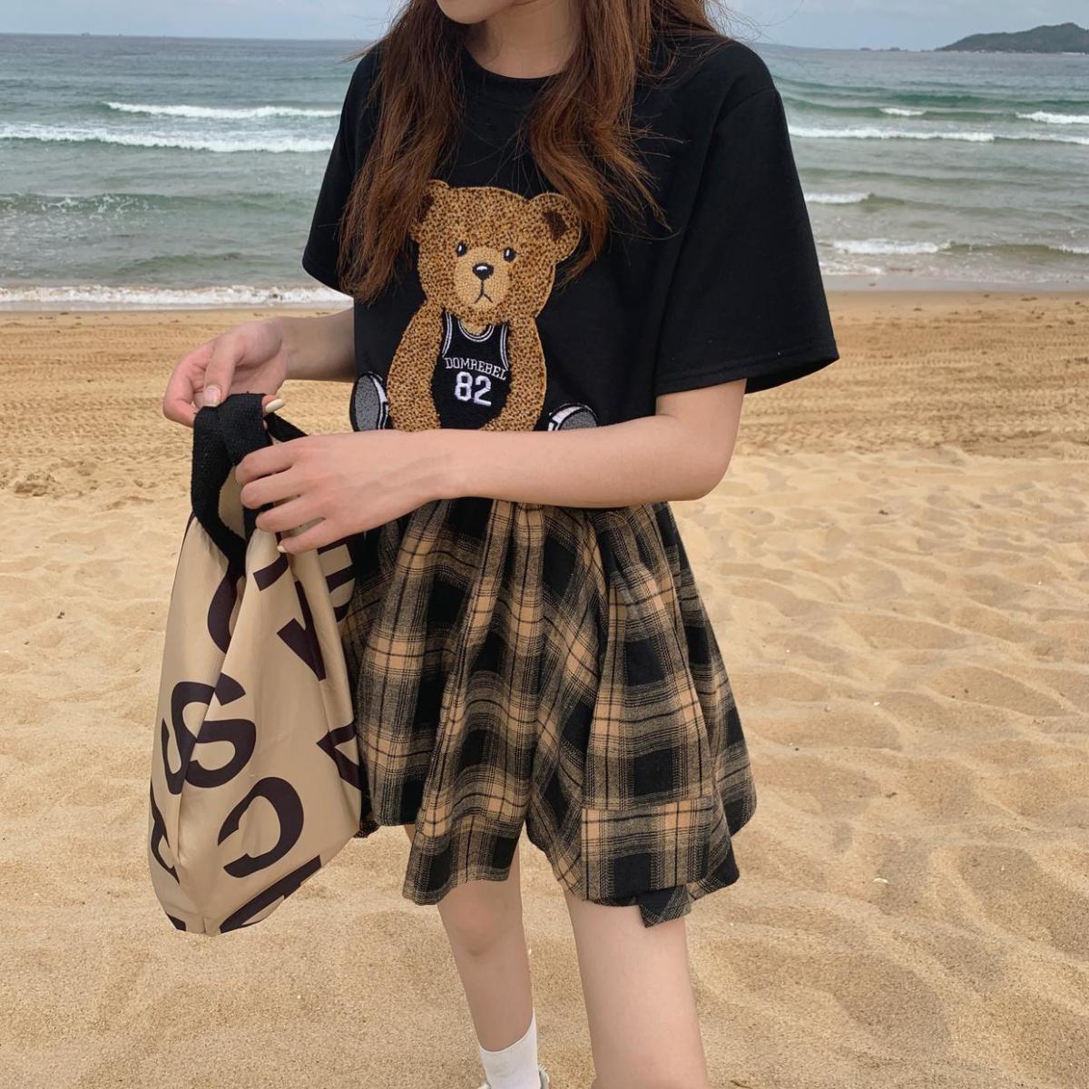 クマプリント半袖Tシャツ＆チェック柄不規則スカートセットアップ