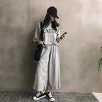 字母プリントゆったり合わせやすいTシャツ＆無地ゆったりワイドレッグパンツセットアップ