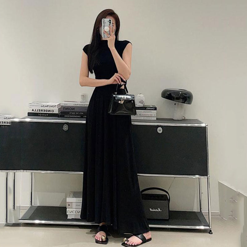 ノースリーブ黒Tシャツ＆ロングドレープスカートセットアップけだるい風