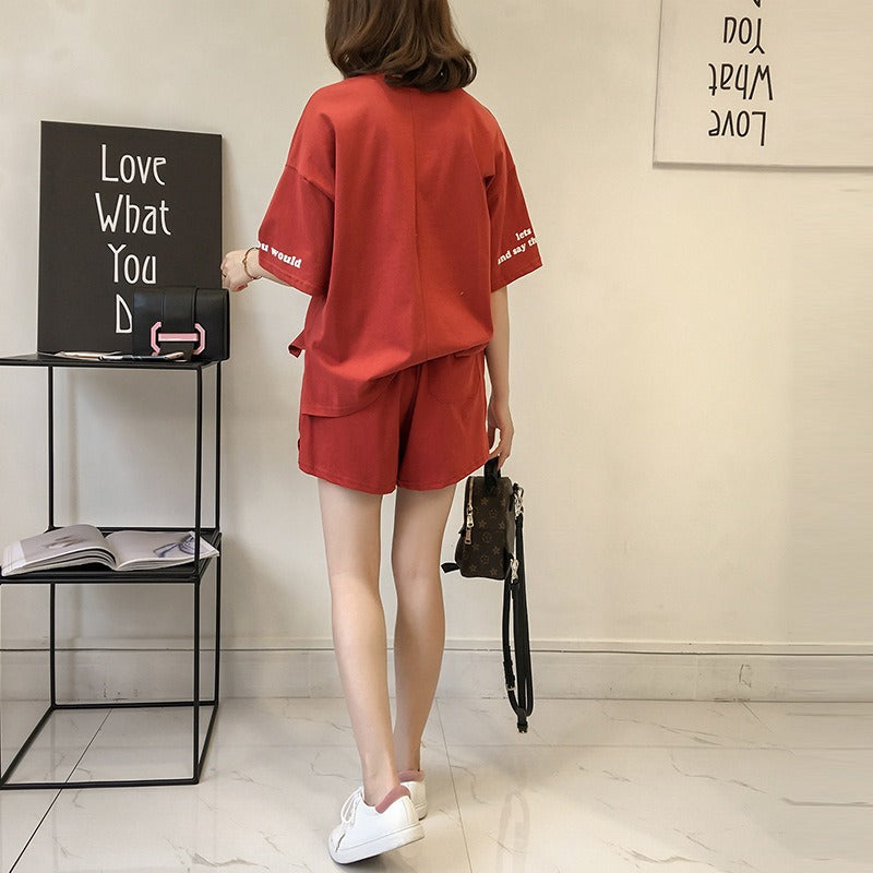 シンプルアルファペット半袖Ｔシャツ＆カジュアルショートパンツセットアップ