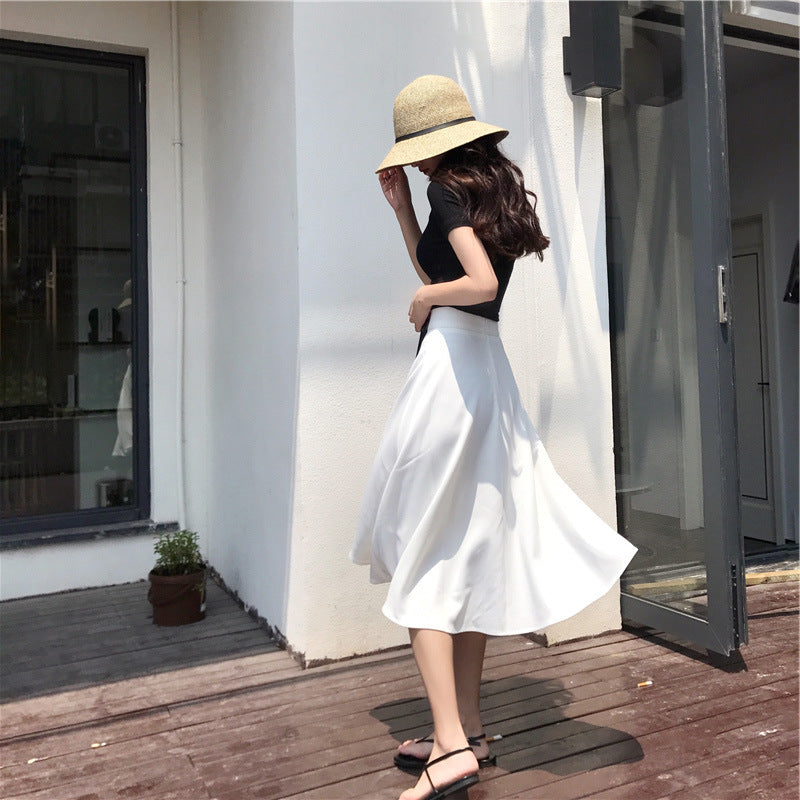 無地半袖Ｔシャツ＆Aラインスカートシンプルセットアップデートコーデ