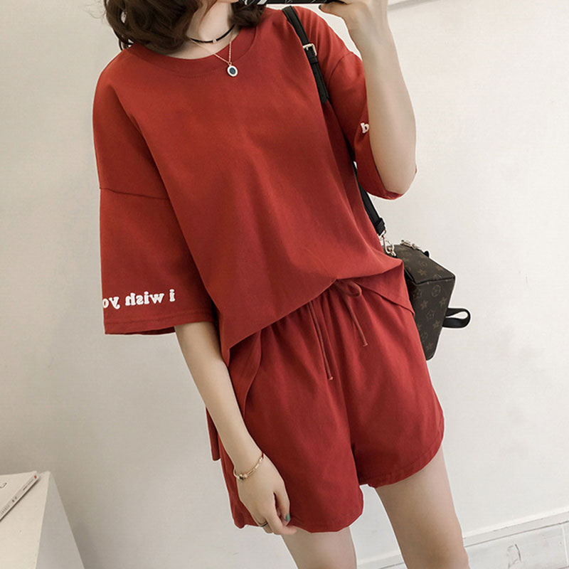 シンプルアルファペット半袖Ｔシャツ＆カジュアルショートパンツセットアップ