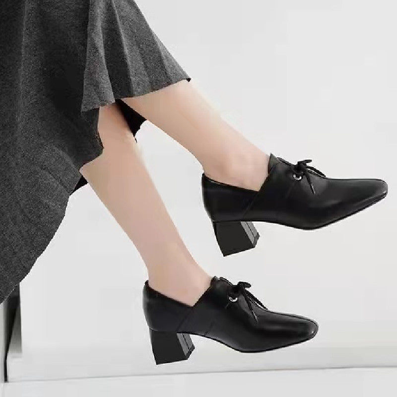 コーデしやすいファッション女性通勤無地PUレザーパンプスリゾートシューズ