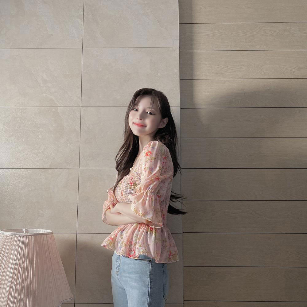 ギャザーストレッチシフォン花柄シャツ