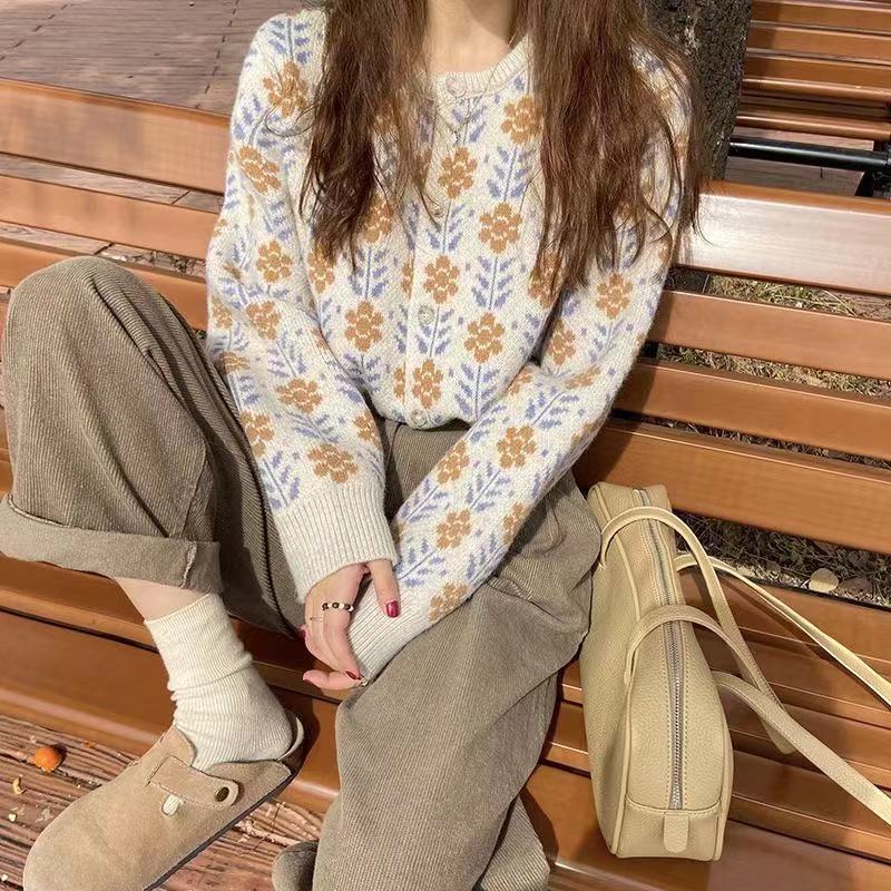 優しい雰囲気花柄ファッションボタン付きニットセーター合わせやすいアウター