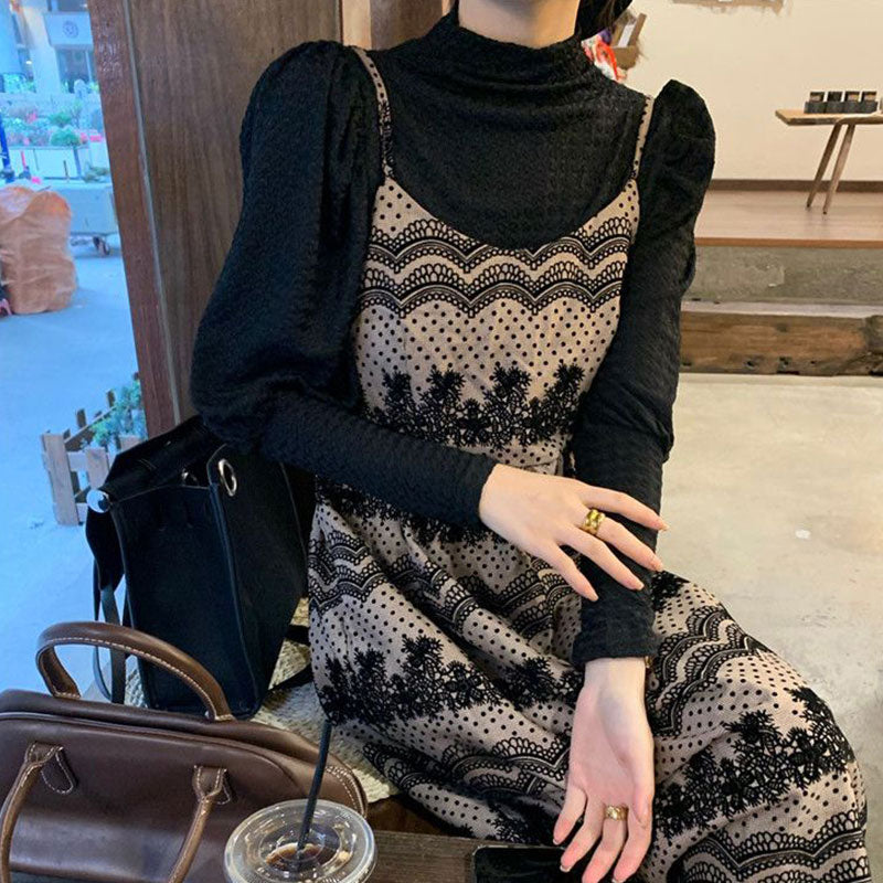 パフスリーブ黒カットソー＆エスニック花柄キャミワンピースセットアップ