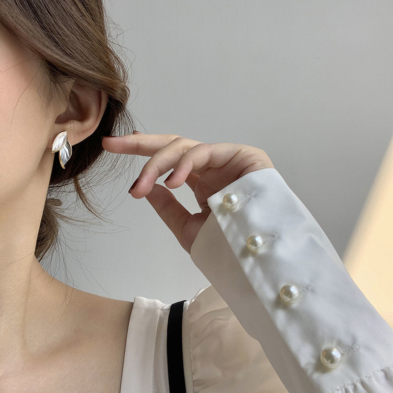 葉柄ピアスとその他ピアス2点セットイヤリング